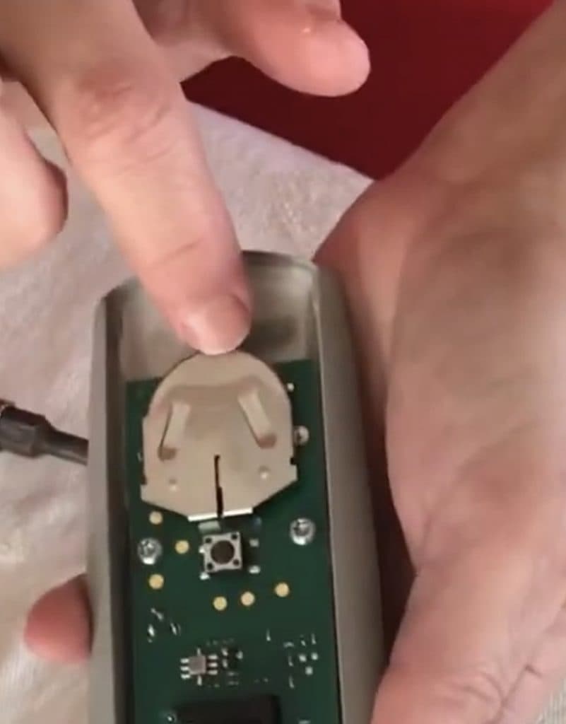 Changing Batteries On A Somfy Remote Control Kempler Design